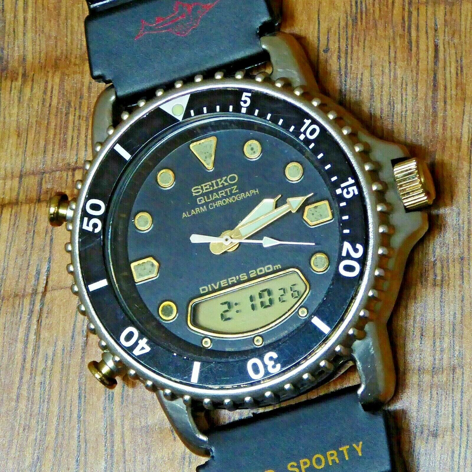SEIKO 200M EXTREMELY RARE 80s ANADIGI CHRONOGRAPH DIVER H8037001. WR