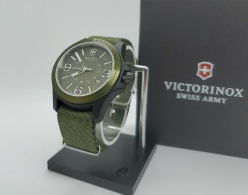 Victorinox 241514 Men Swiss Army Original Green Dial Green Nylon