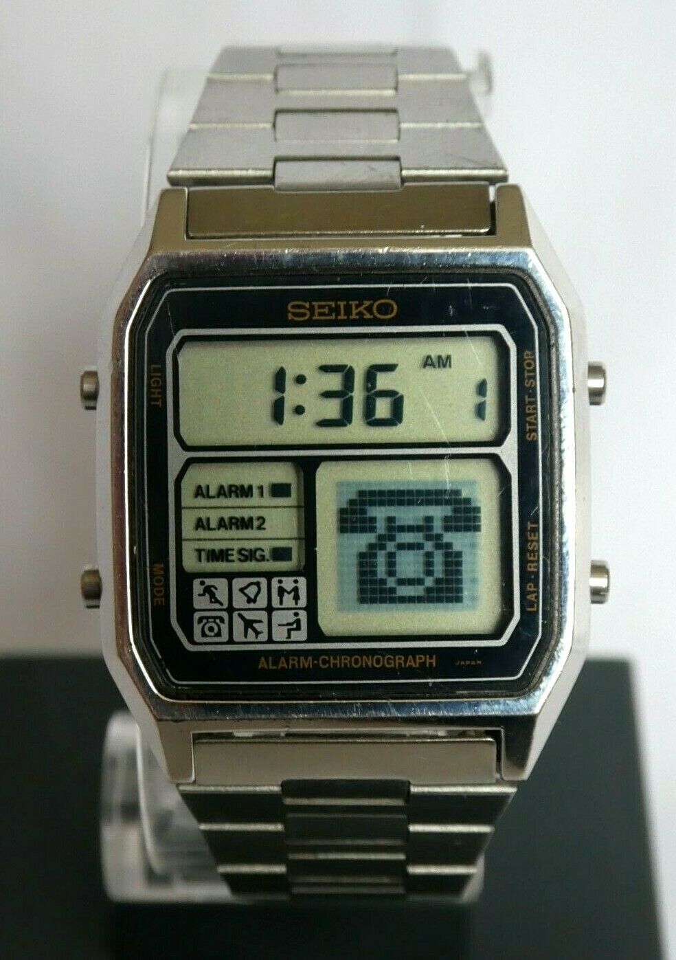 Vintage 1980s SEIKO D138-4009 Running Man LCD Digital Watch