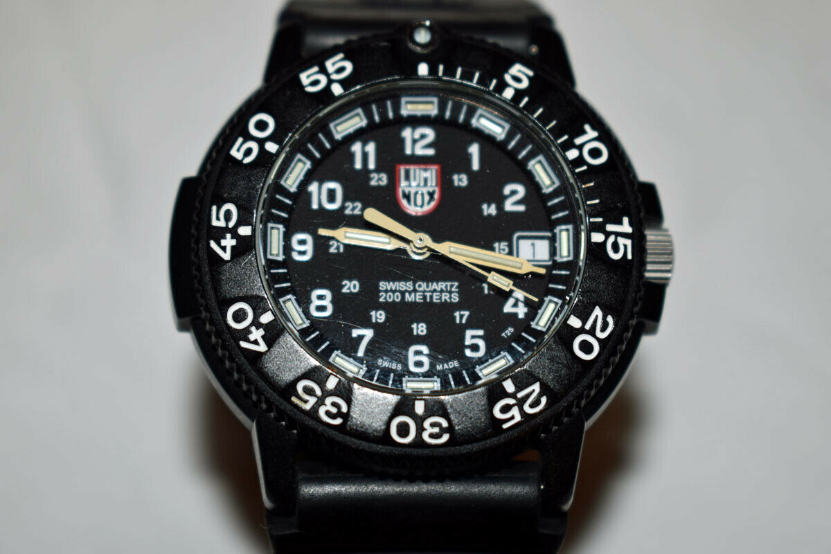 LUMINOX Series 3000 3900 V3 Navy Seals Men s Wristwatch WatchCharts Marketplace