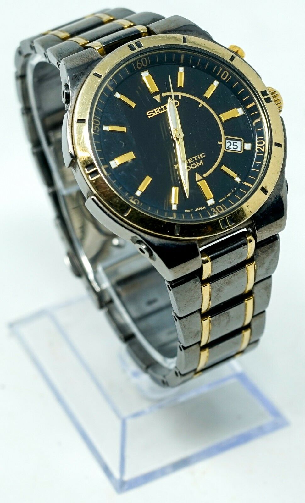 seiko kinetic black and gold
