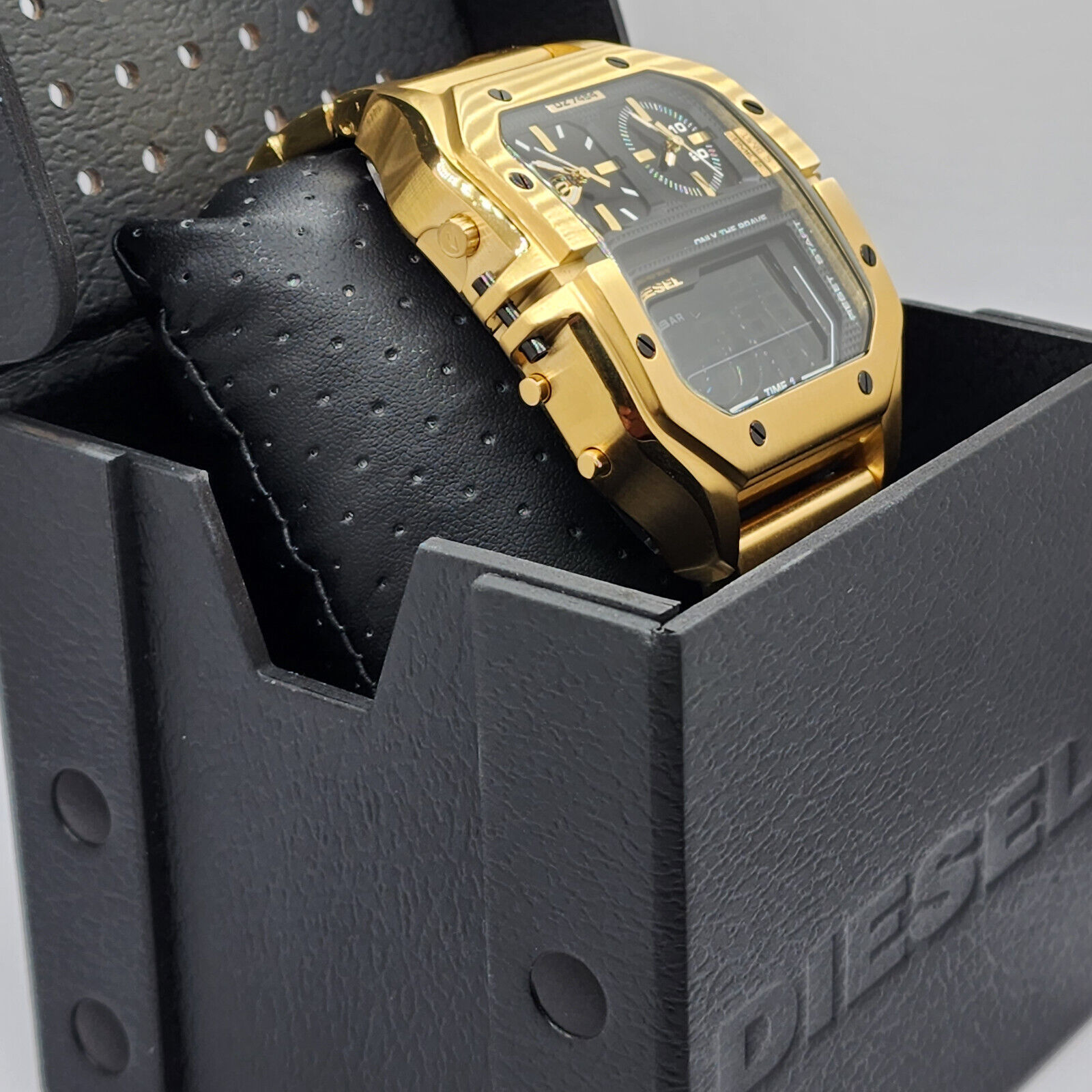 ORIGINAL DIESEL MENS WATCH CLASHER GOLD-TONE 3 TIME ZONE ANALOG