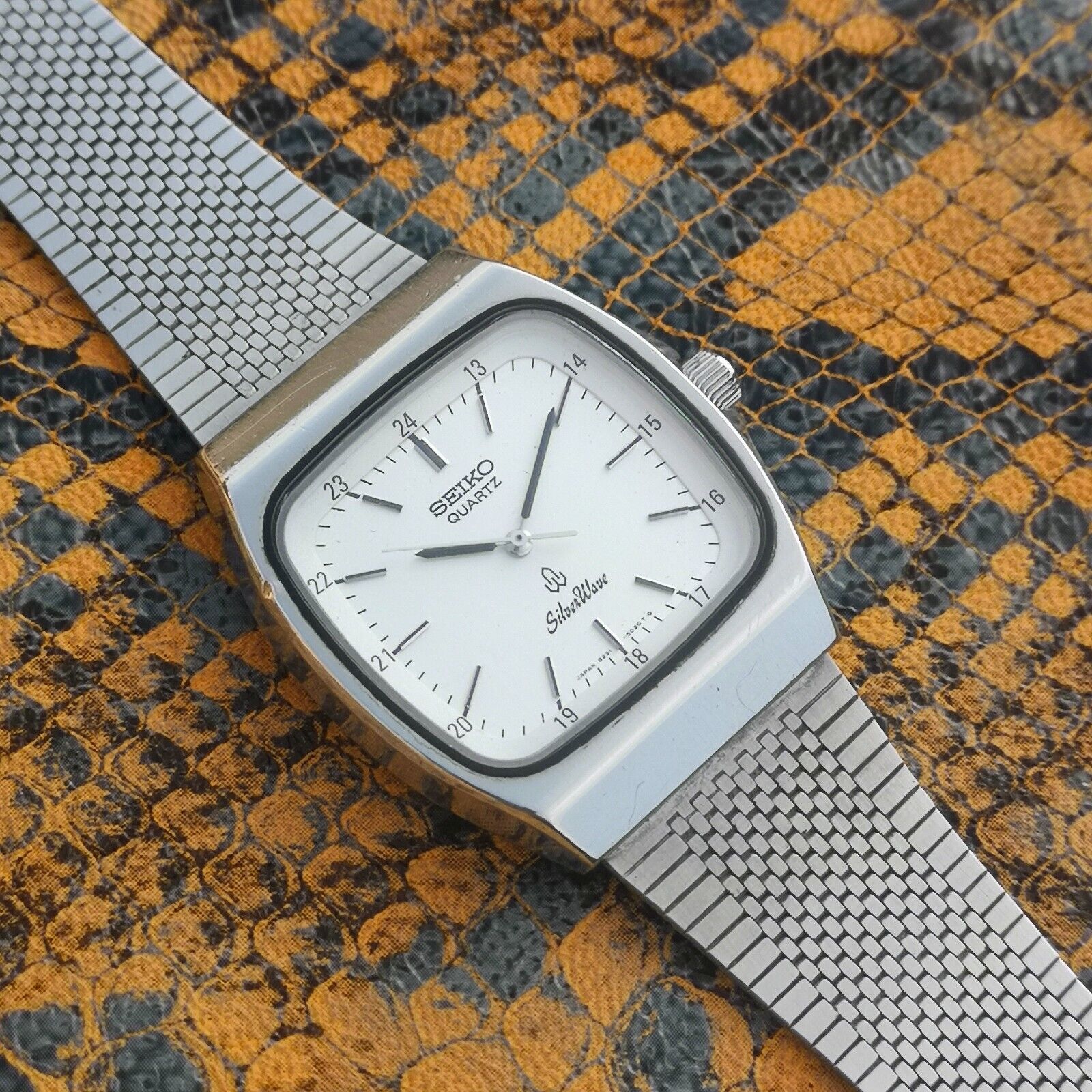 Vintage Seiko Quartz Silverwave Japan Made Men's Watch 8221-5020
