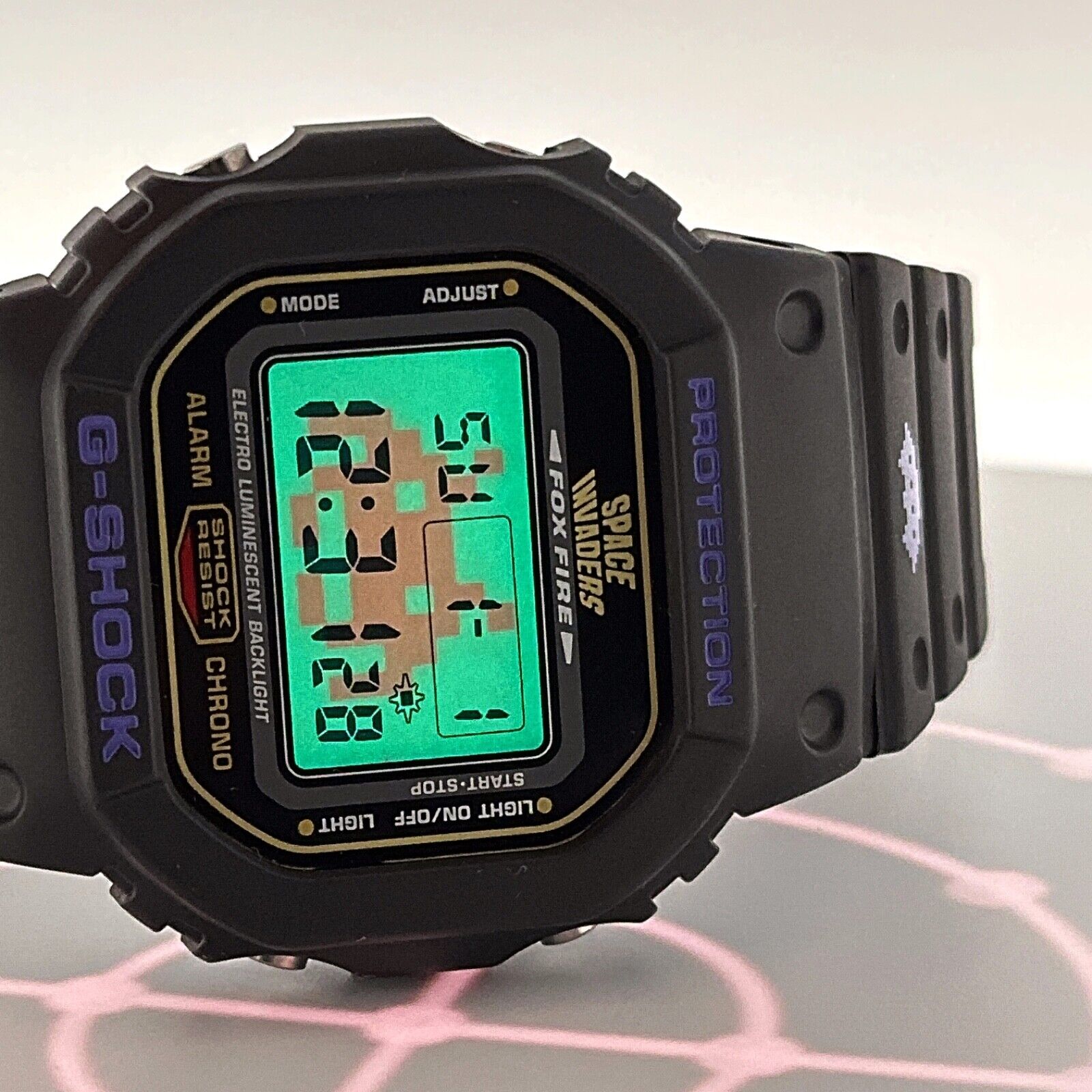 G-SHOCK　DW-5600VT スペースインベーダー Casio G-SHOCK DW-5600VT Space Invaders Limited Edition Watch