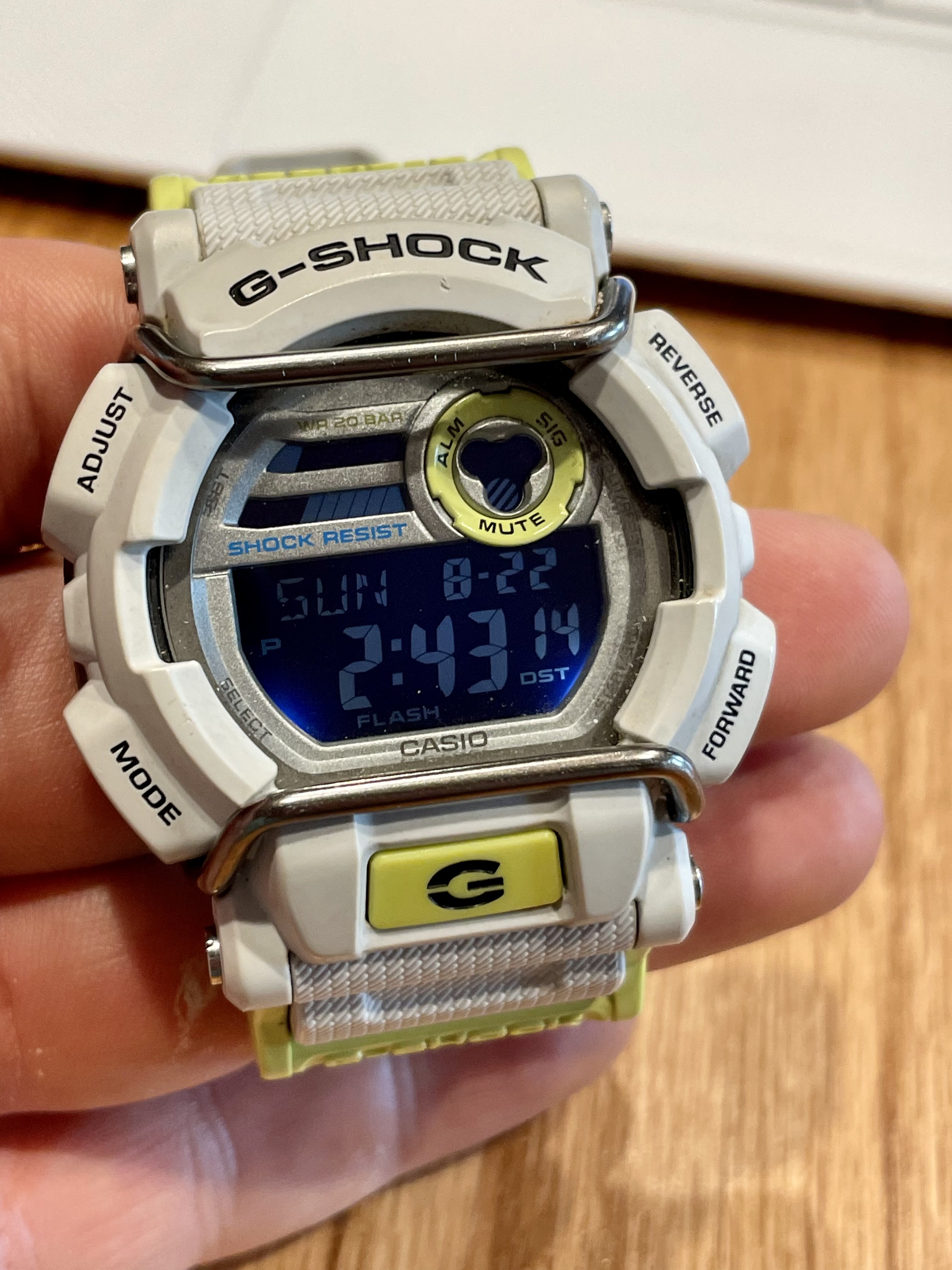 FS Casio G Shock GD 400DN 8ER Off White Lime Green Extremely Rare WatchCharts