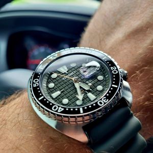 WTS] Seiko SRPE07 King Turtle shark dial on mesh bracelet. : r