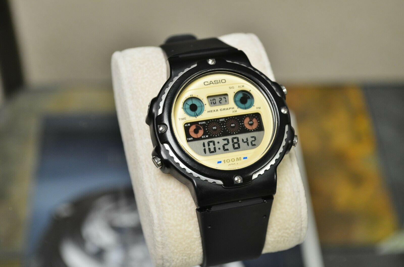 CASIO HGW-10 HEXA GRAPH WHITE DIAL DIGITAL WATCH VINTAGE DW7800