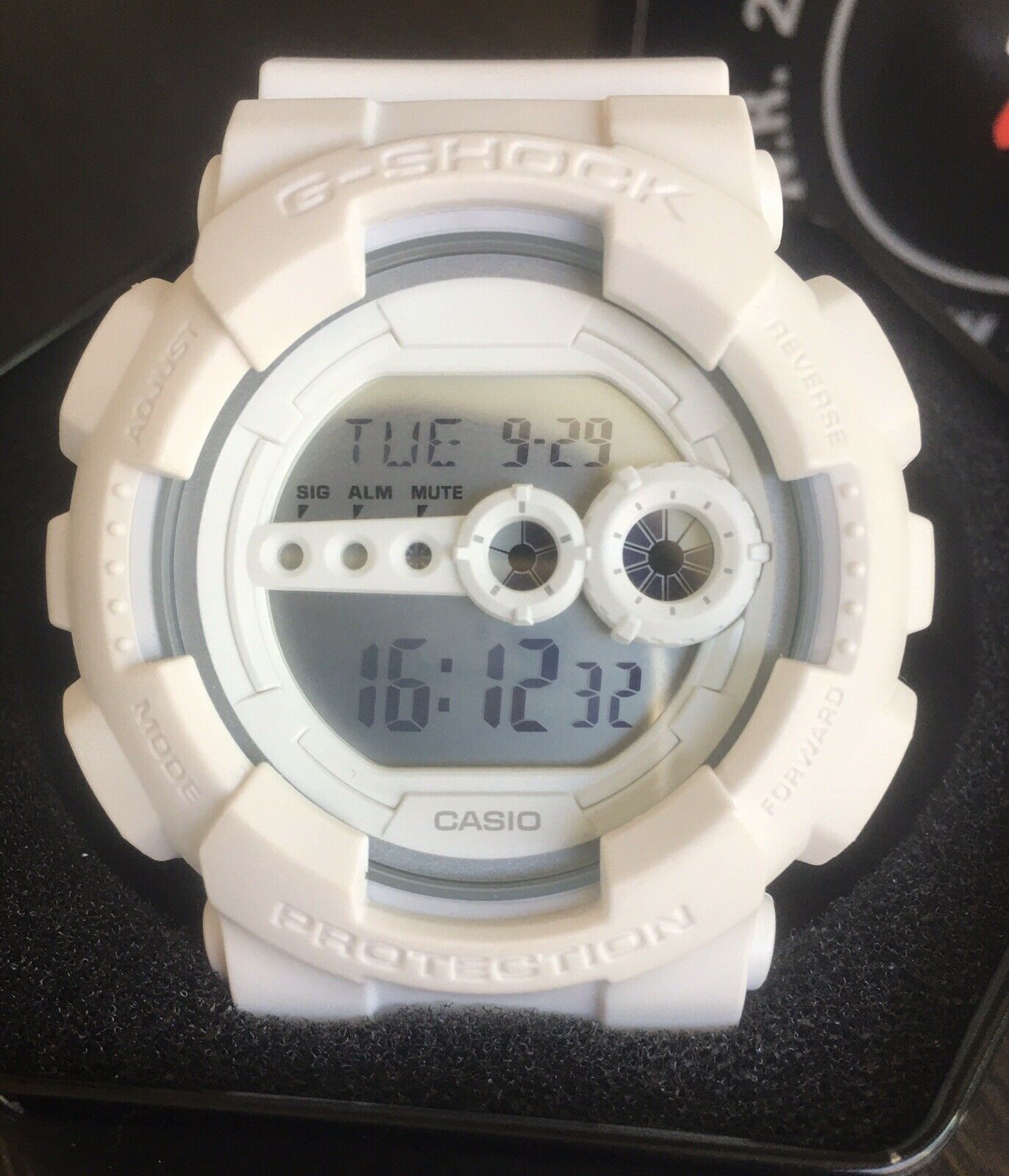 BRAND NEW !!! Casio G-SHOCK MP-MGSA5-1 White, Men