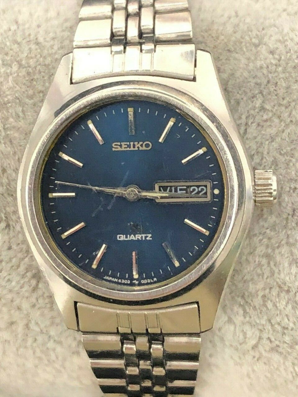 Vintage Ladies Seiko SQ 4303-0029 Silver Tone Day Date Watch New