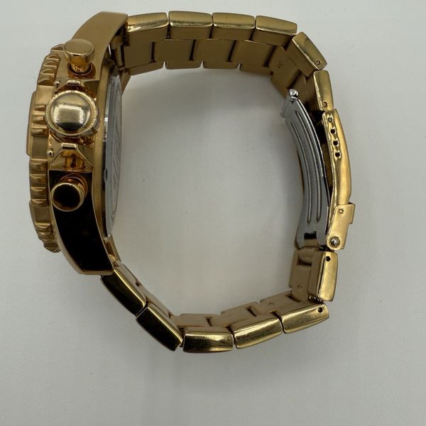 Invicta Pro Diver 17778 46mm Menâ s Watch Needs Battery | WatchCharts ...