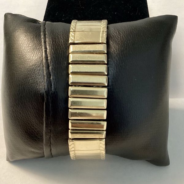 Bulova Vintage 23 Jewel 10kt. RGP Gold Menâ s Watch | WatchCharts ...