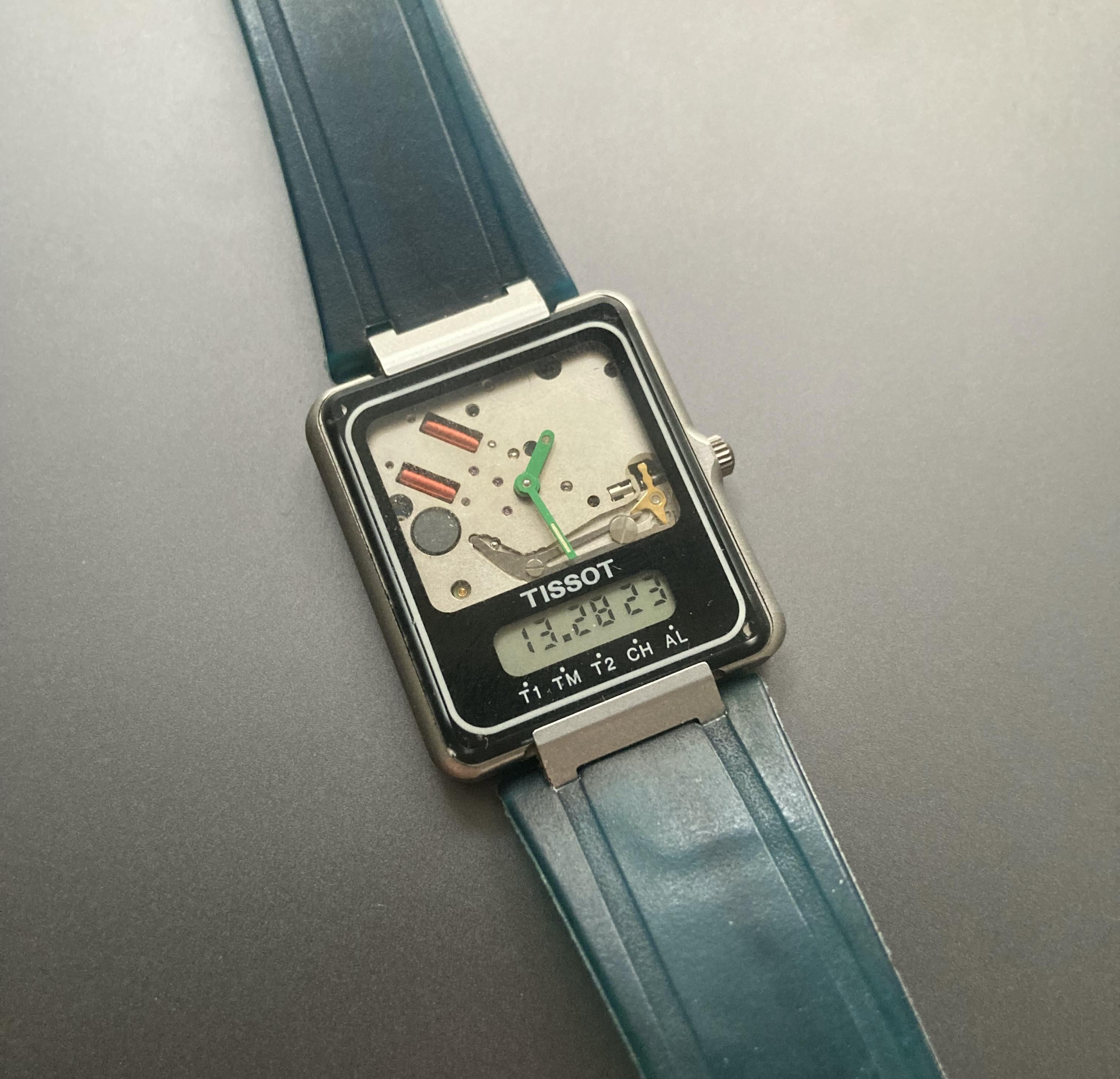 TISSOT TWO TIMER クォーツ腕時計 A2378 1980s) Tissot TwoTimer skeleton 