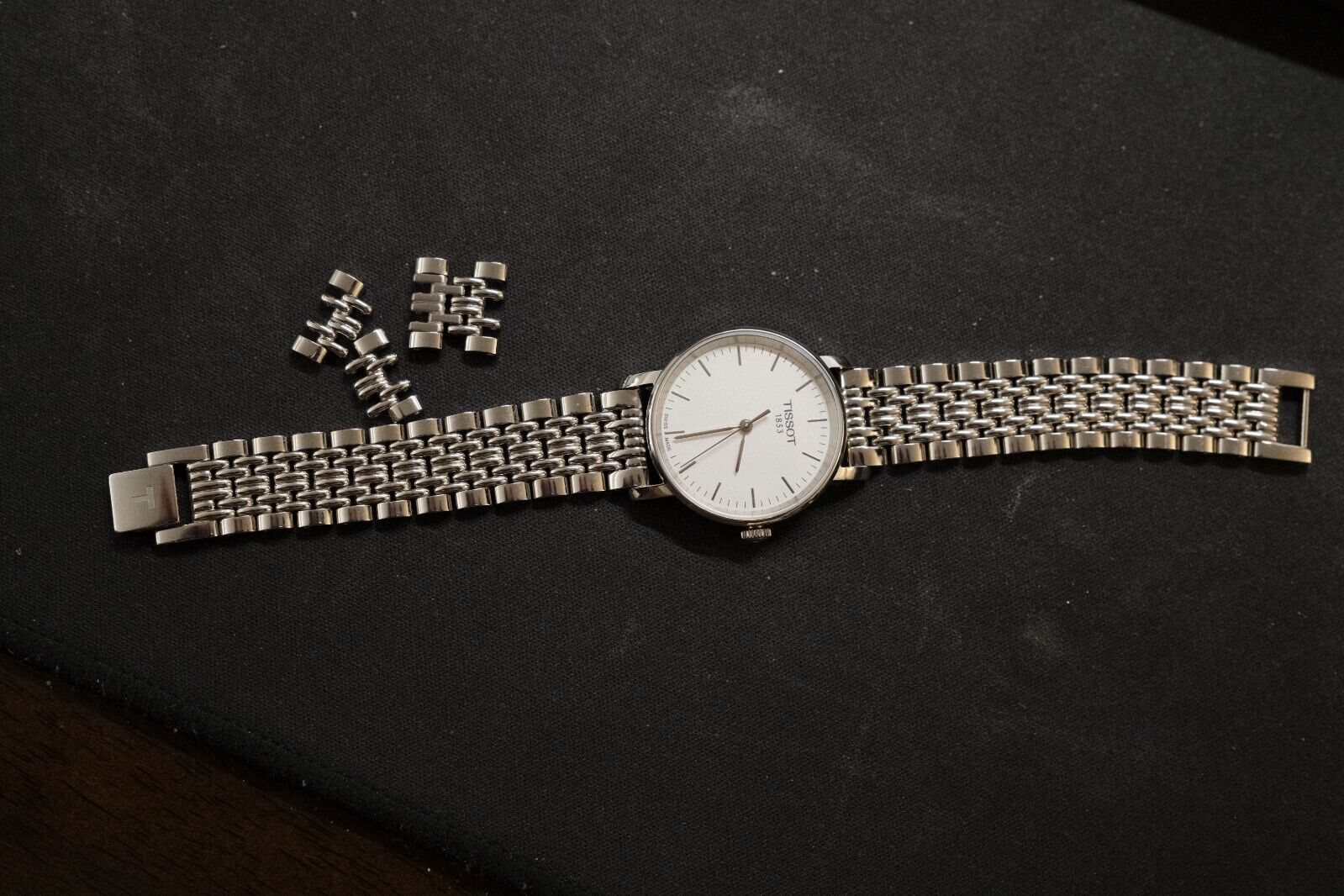Tissot Everytime Desire Medium Silver Dial Silver Mesh Bracelet Watch For Men - T109.410.11.032.00