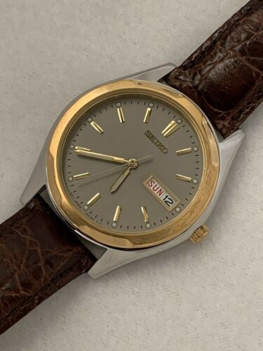 Vintage Seiko Quartz 7N43-8199 Day Date Mens Wrist Watch | WatchCharts