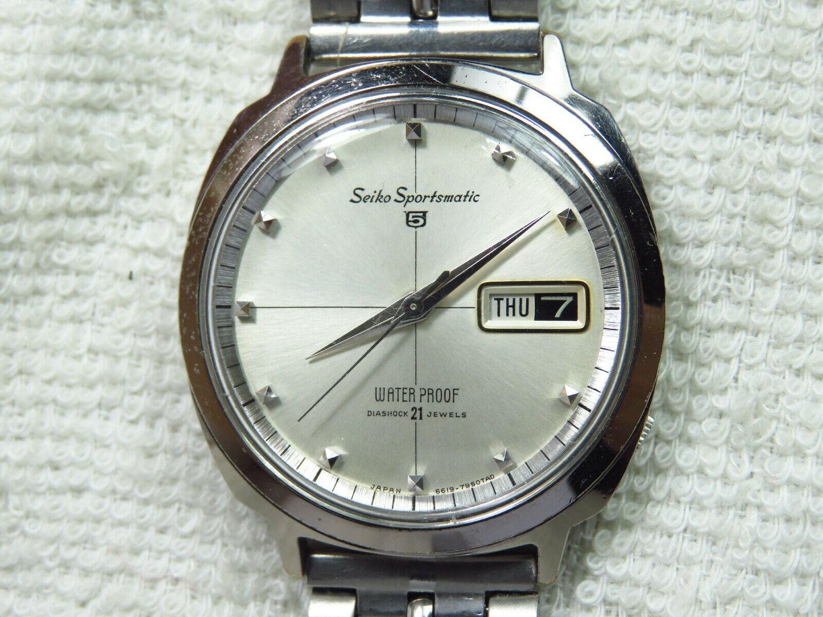 Vintage 1964 Seiko Sportsmatic 5 watch (6619 - 7990 ) | WatchCharts