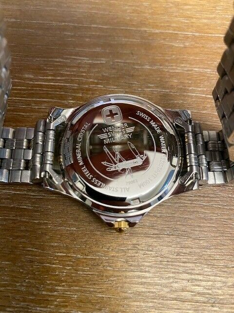 Wenger Swiss Military Date Stainless Steel Gold & Silver Wenger Swiss Military Date Stainless Steel Gold & Silver