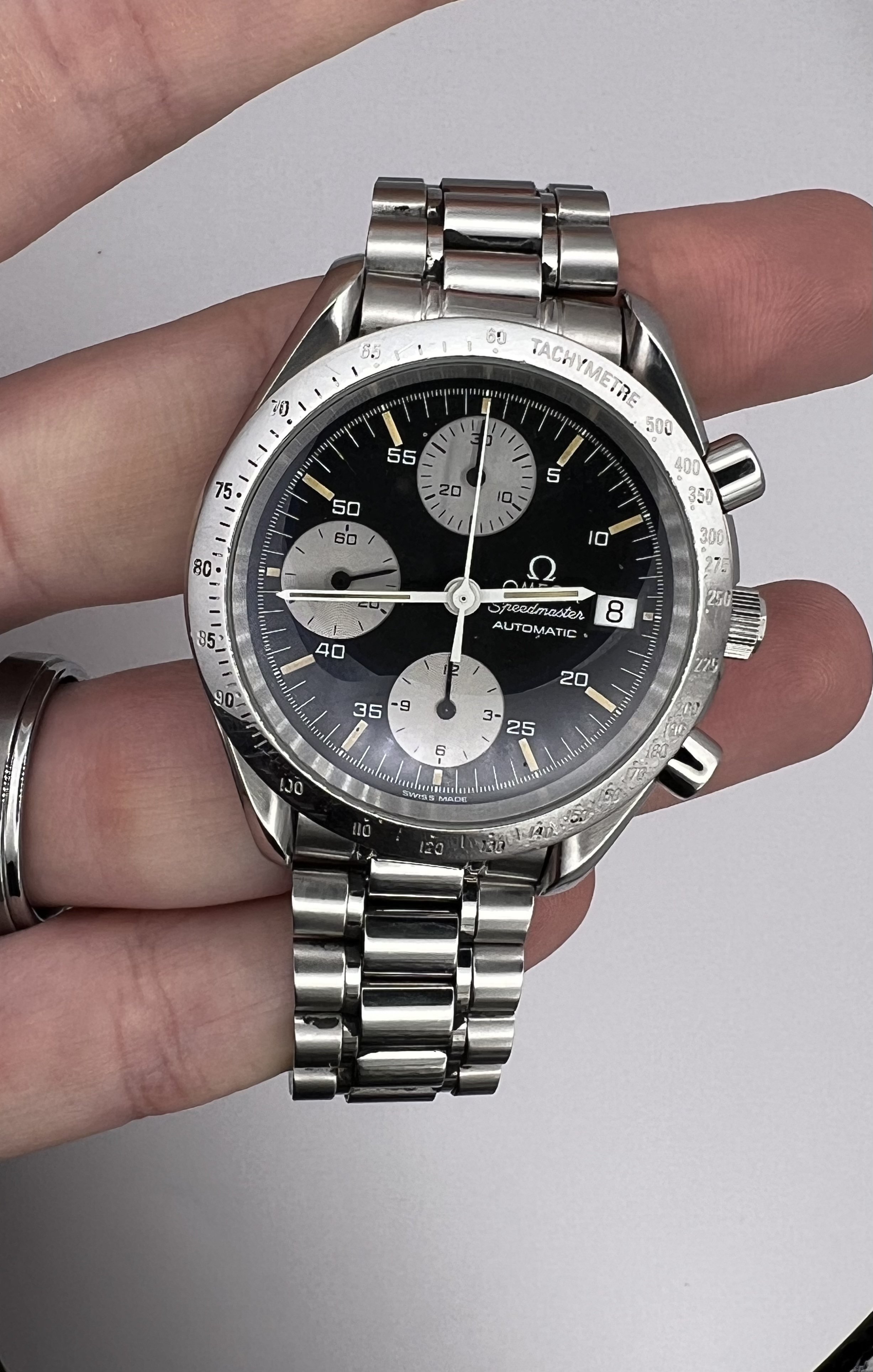 2 750 USD Omega Speedmaster Reverse Panda Release