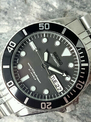 SEIKO DIVER 7S26-0050 SKX023J 10 BAR RESIST AUTOMATIC