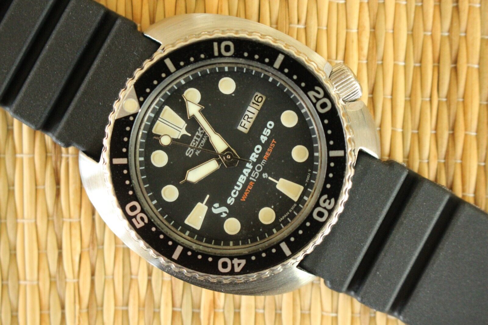 COLLECTOR SEIKO SCUBAPRO 150M STAINLESS BLACK DIAL DIVER DAY DATE 