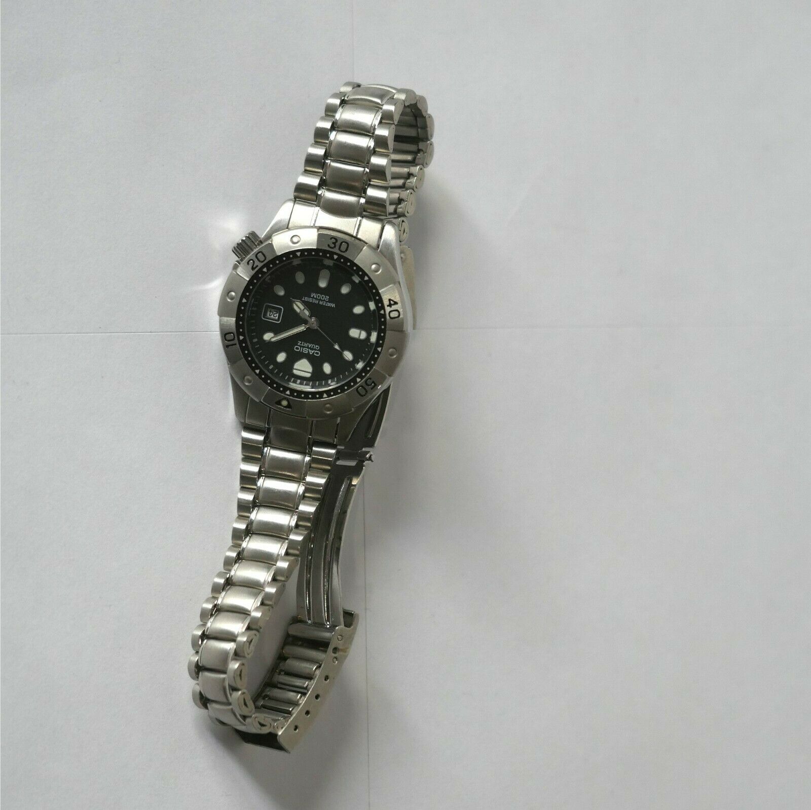 Casio quartz water resist 200m hot sale