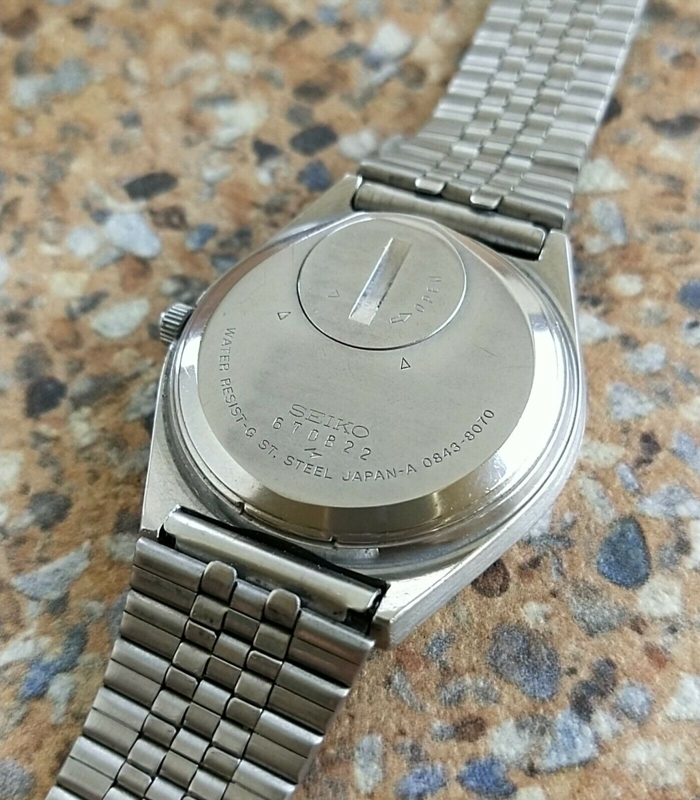 Vintage Seiko Quartz JDM 0843 8070 July 1976 Textured Dial