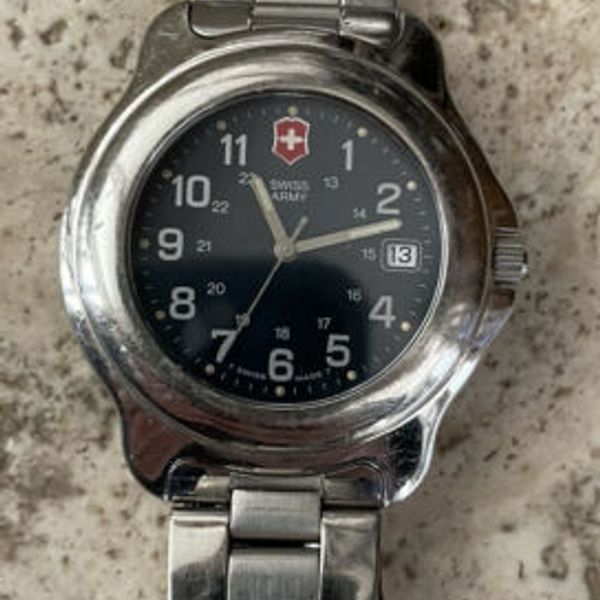 Victorinox Swiss Army Water Resistant Stainless Steel Sapphire Crystal ...