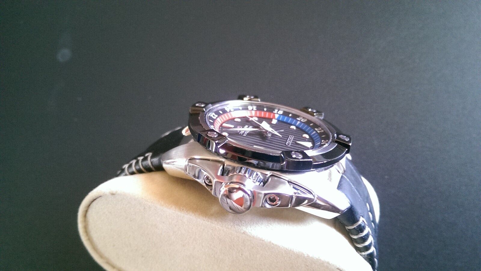 Seiko Velatura kinetic GMT 5M65-0AD0. Please read full Seiko Velatura kinetic GMT 5M65-0AD0. Please read full