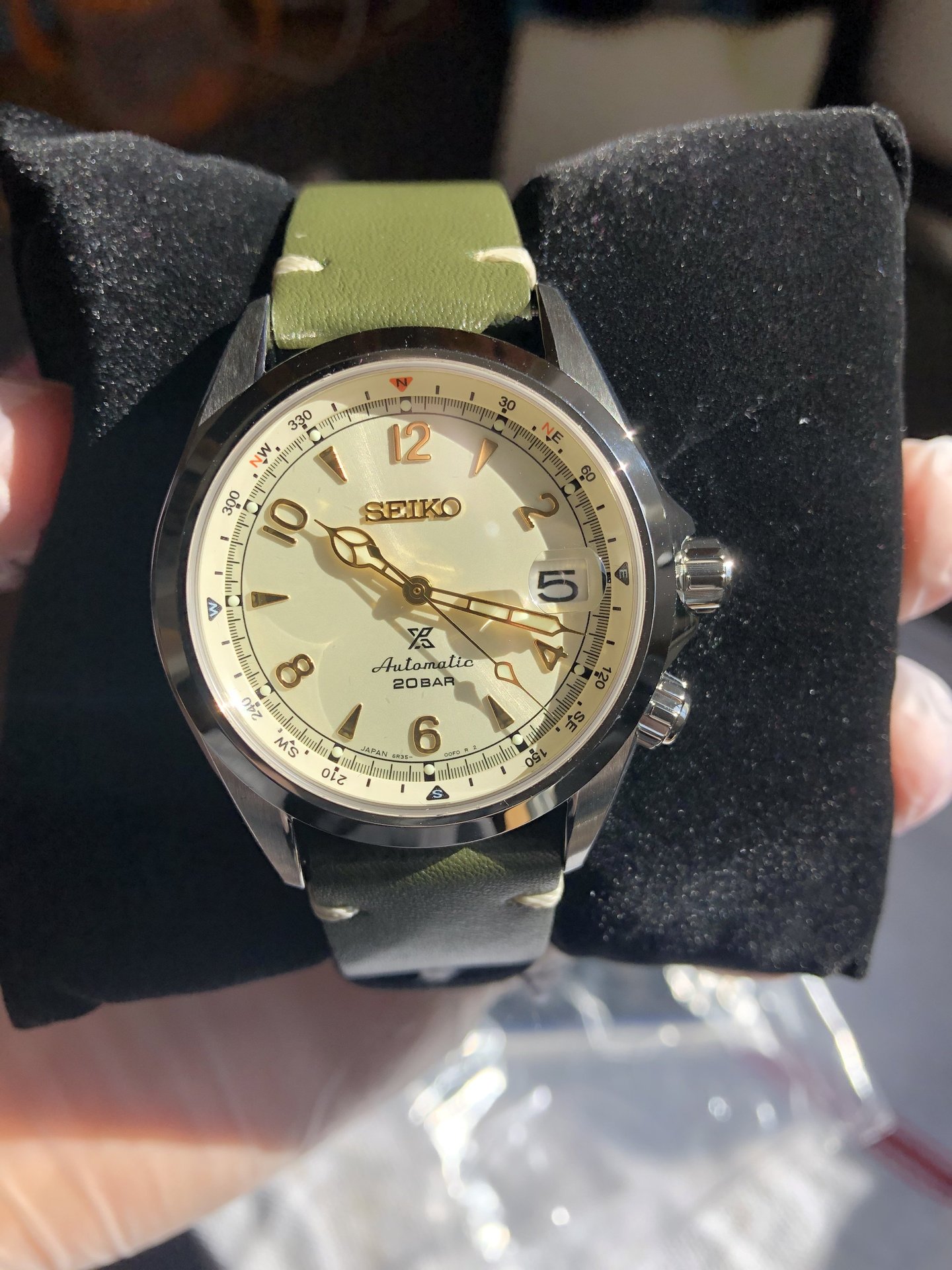 FS BNIB Seiko Alpinist SPB123 Champagne WatchCharts Marketplace