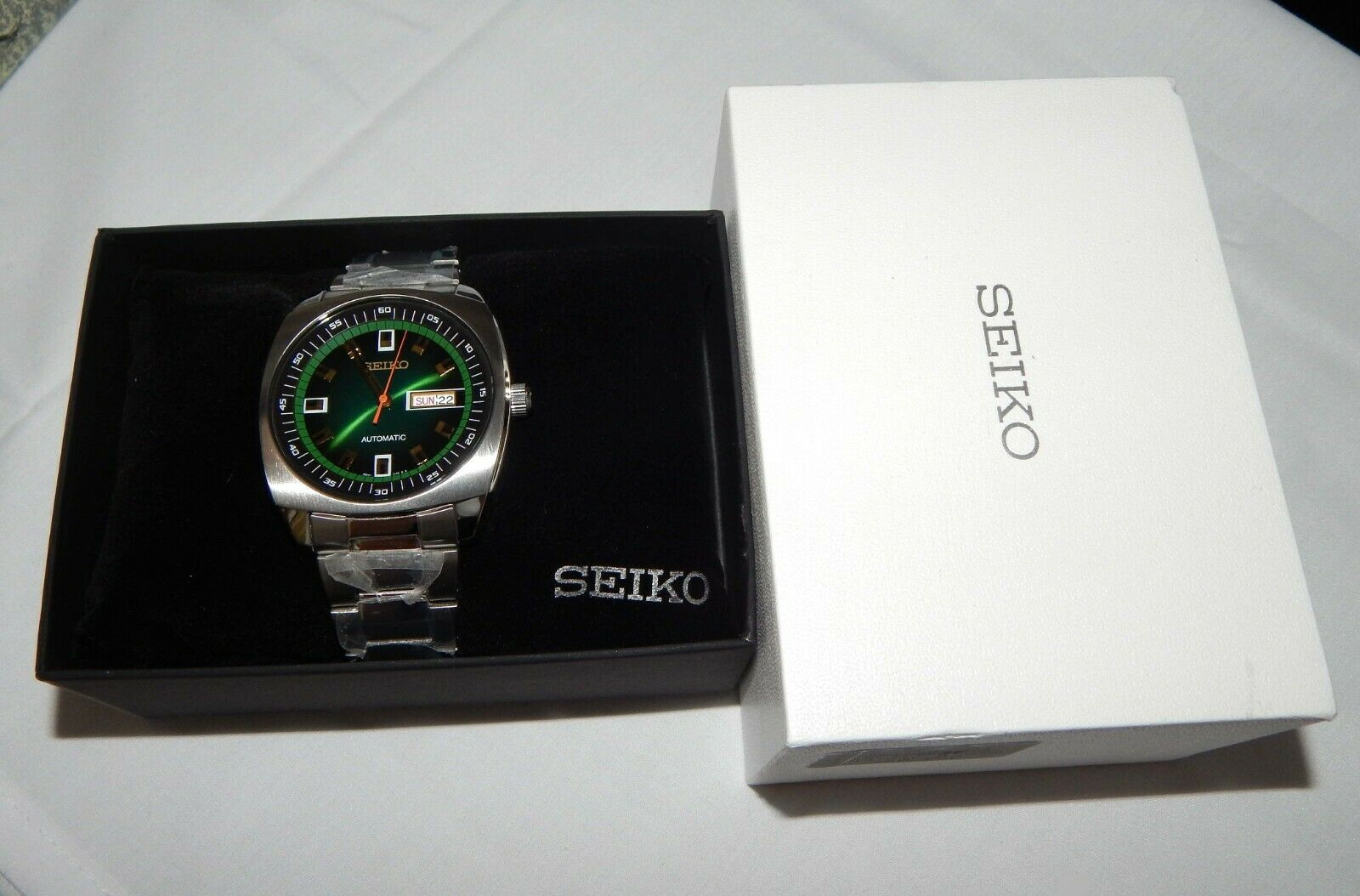 men's automatic stainless steel bracelet watch 44mm snkm97