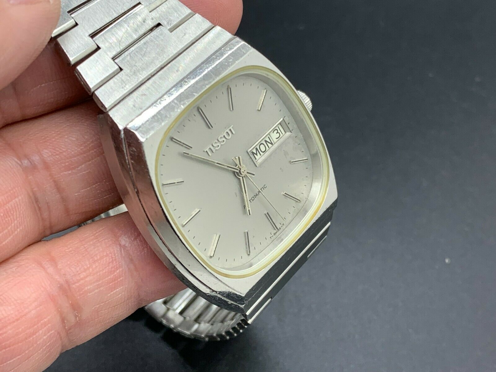 VINTAGE SWISS MADE TISSOT 3103 22126 DAY DATE S S AUTOMATIC