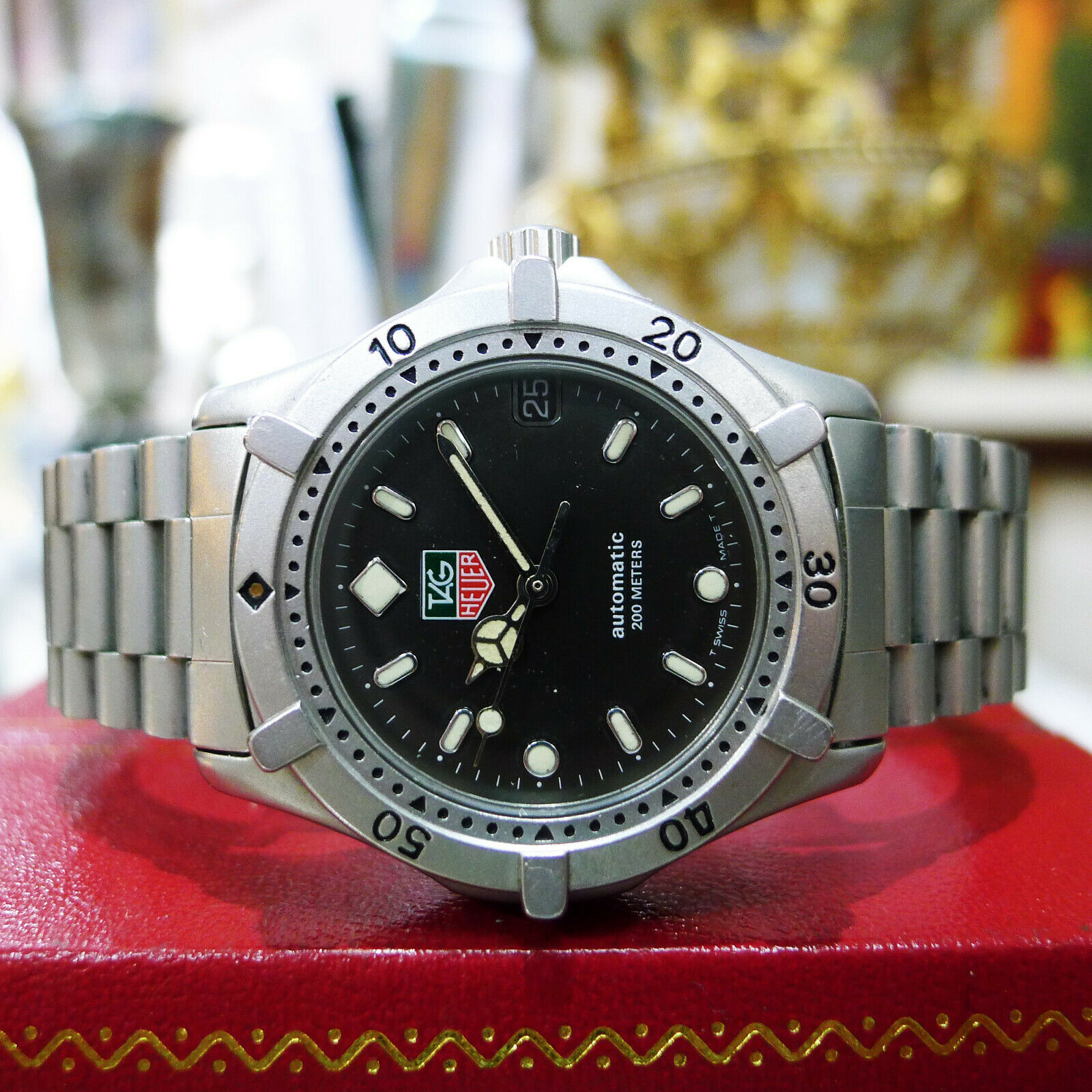 Tag heuer 2000 hot sale series automatic