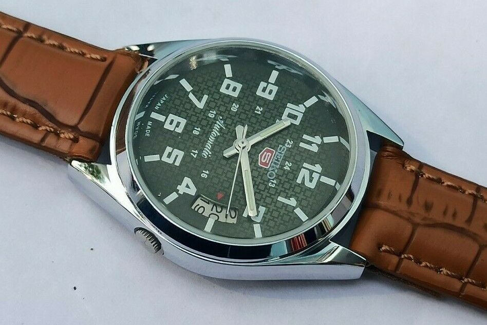 SEIKO 5 DAY DATE AUTOMATIC GREEN COLOR DIAL NUMERIC FIGURE JAPAN