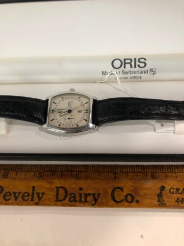 Oris Tonneau Date Pointer 27 Jewel Swiss Automatic Watch With Box