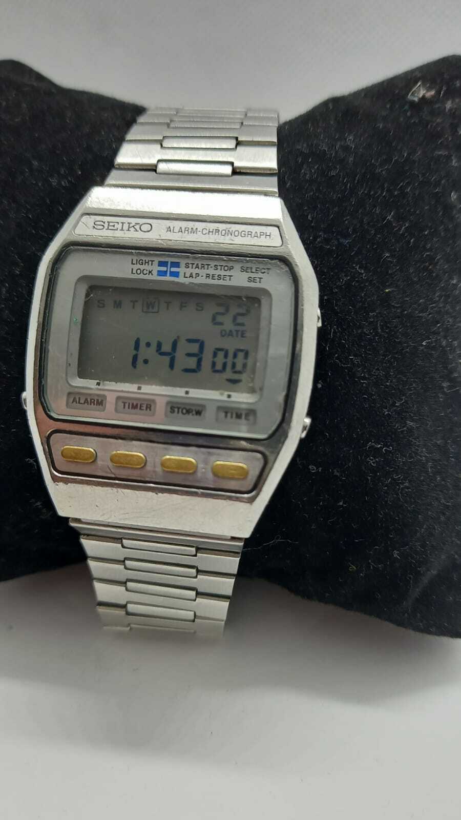 Seiko A547 5000 Vintage Digital Quartz Alarm Chronograph RUN