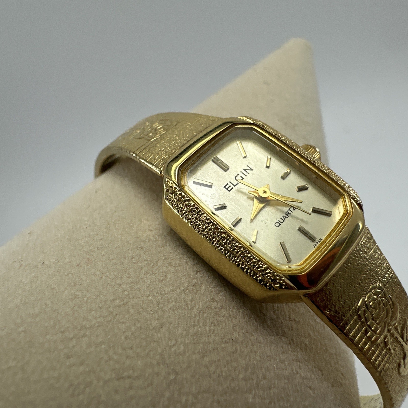 Elgin Ladies vintage watch rose detail stainless steel back ek416-007 Vintage Elgin EK416-007 Gold Womens Rose Watch Bracelet Rare  main image 3