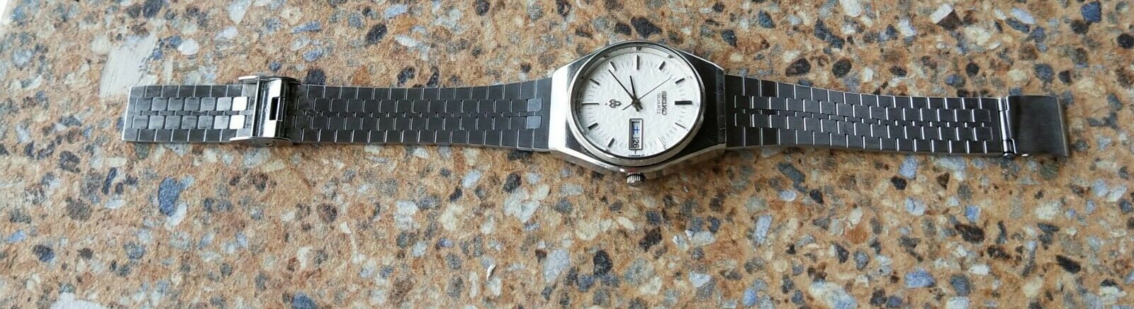 Vintage Seiko Quartz JDM 4803 8010 July 1976 Textured Dial