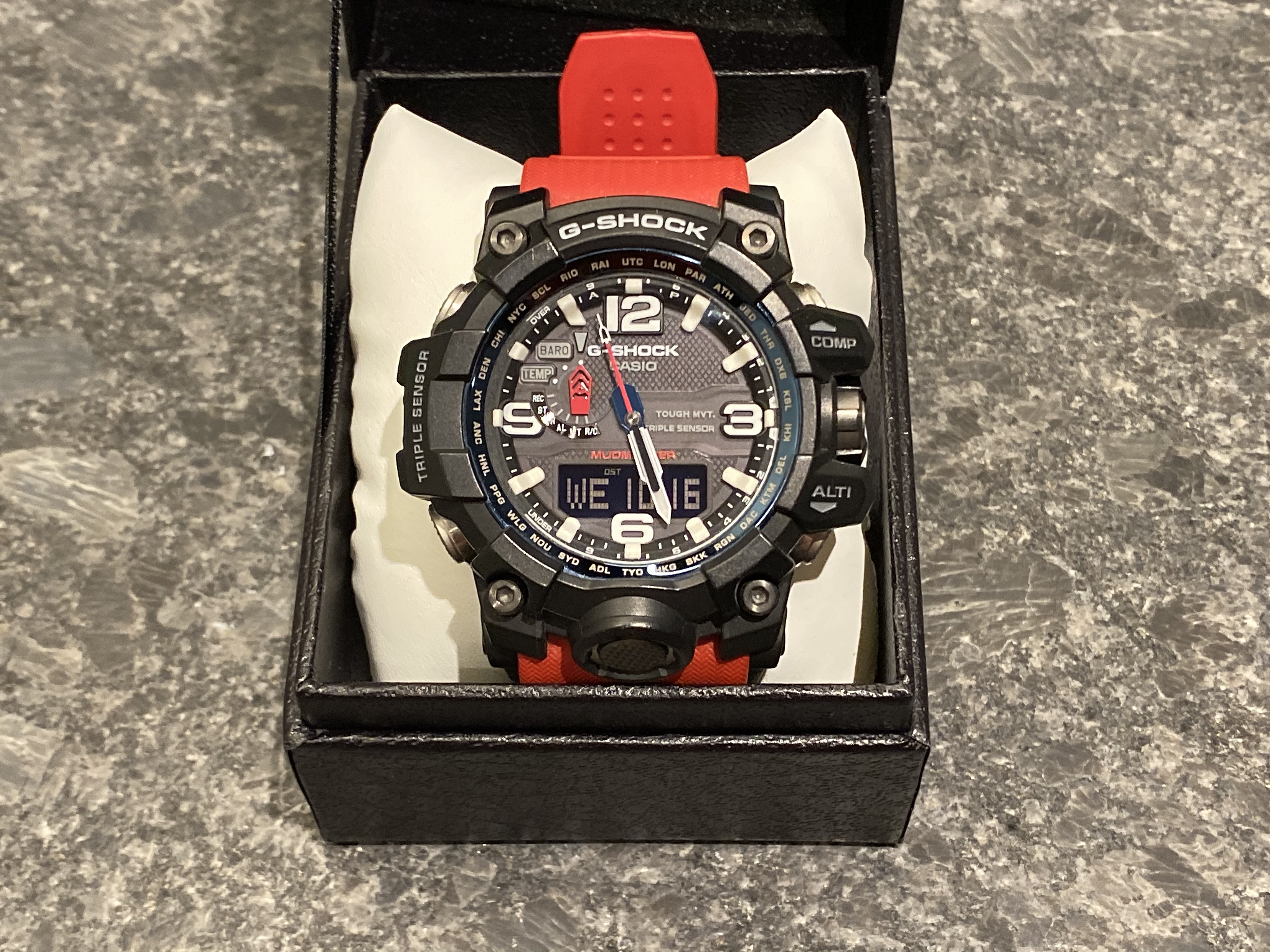 Casio Mudmaster Rescue Red GWG-1000RD-4AJF $1100 solar atomic