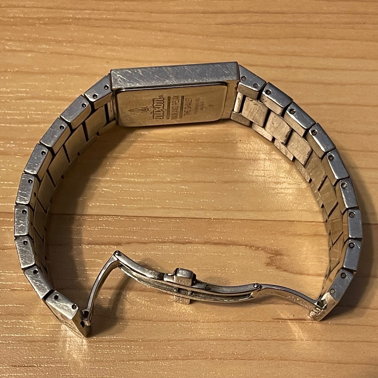WTS] Nixon The Chalet “Max and Relax” Wood Panel Analog