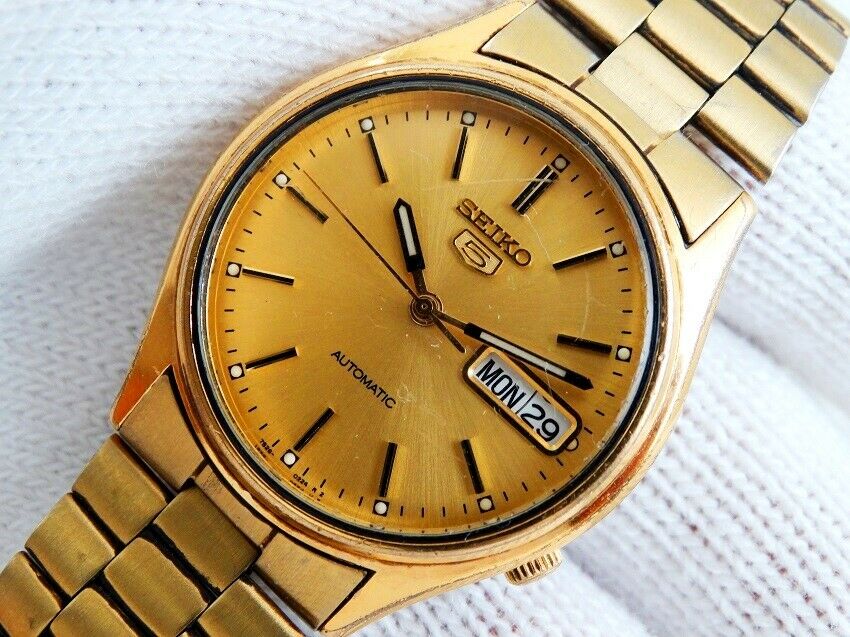 Vintage SEIKO 5 Automatic 7S26 3100 All Golden Tone Japan Mens Day