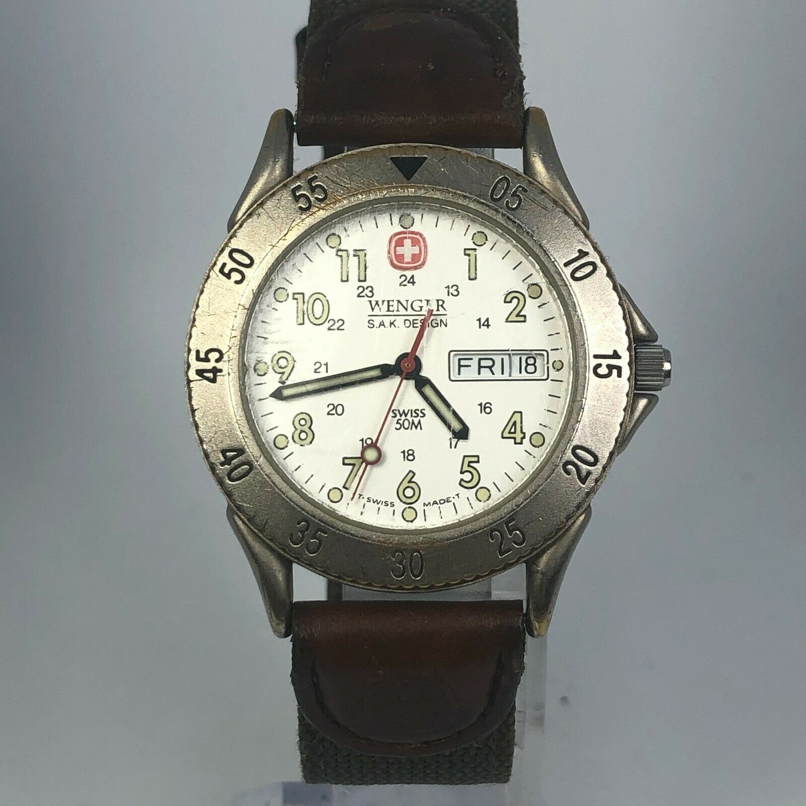 Wenger SAK Design Mens 096 0636 Day Date Indicator Watch