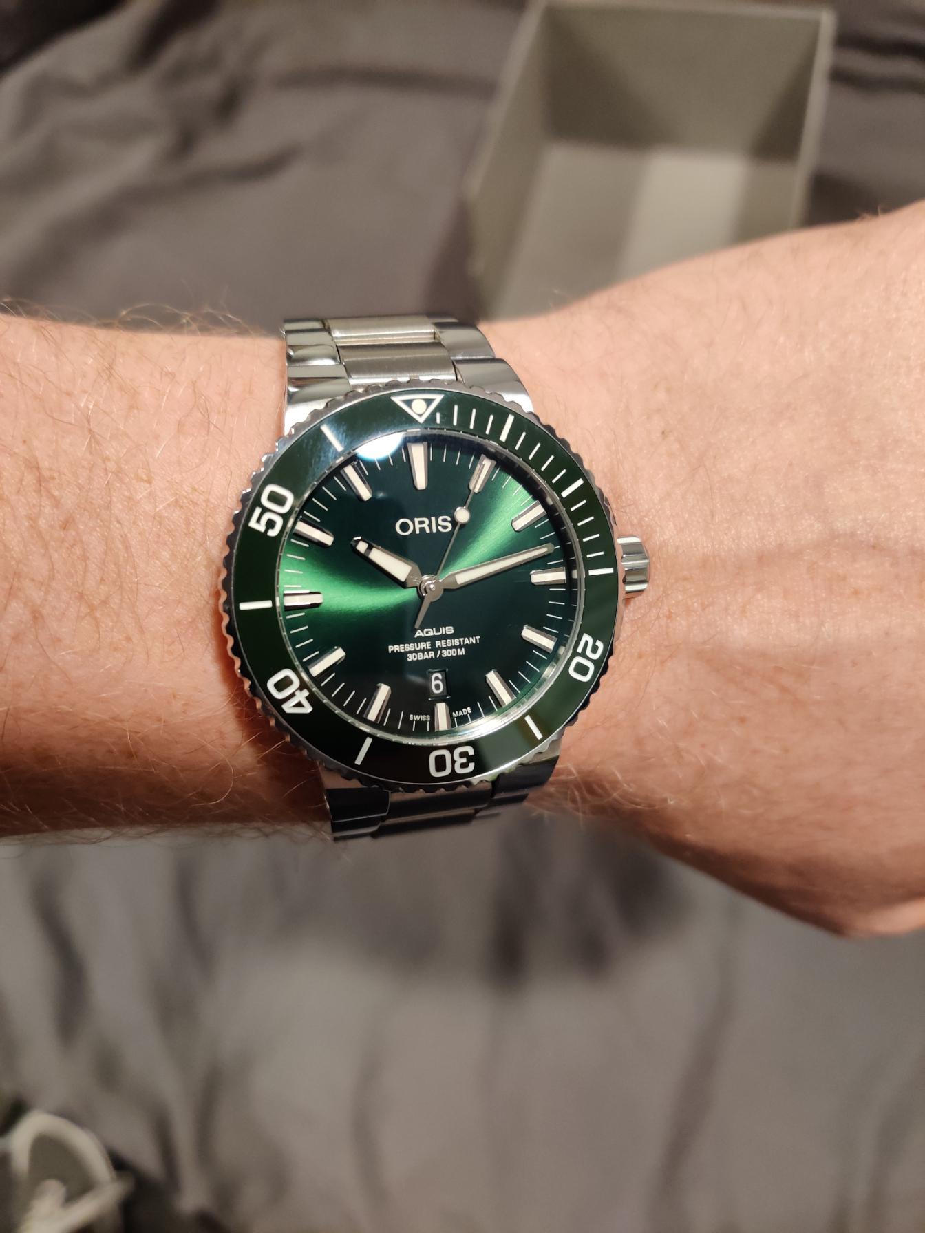 Oris Aquis Date 43 73377304157