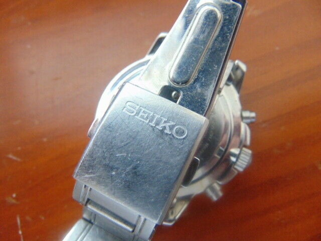 Mens Seiko Chronograph 7T62-0GZ0, Japan, Black Dial, Quartz | WatchCharts