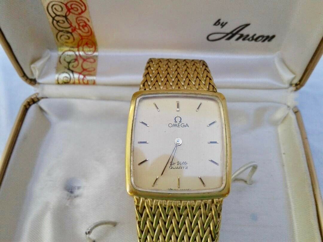 Vintage Omega Deville Quartz 1365 Gold Plated Men s Watch w Metal Omega Band WatchCharts Marketplace