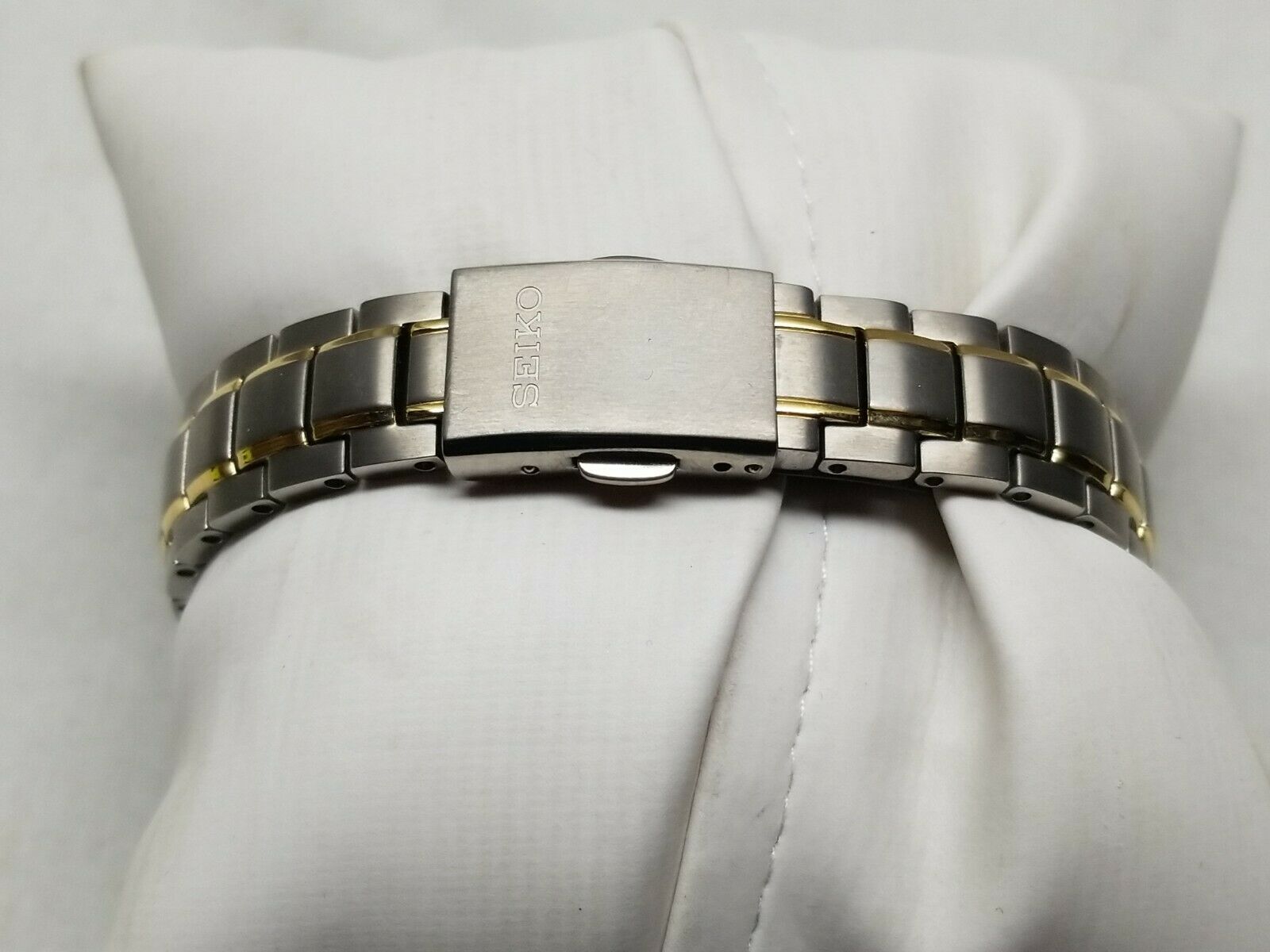 Seiko Solar Titanium Women's Wrist Watch (404849) (V137-0BG0