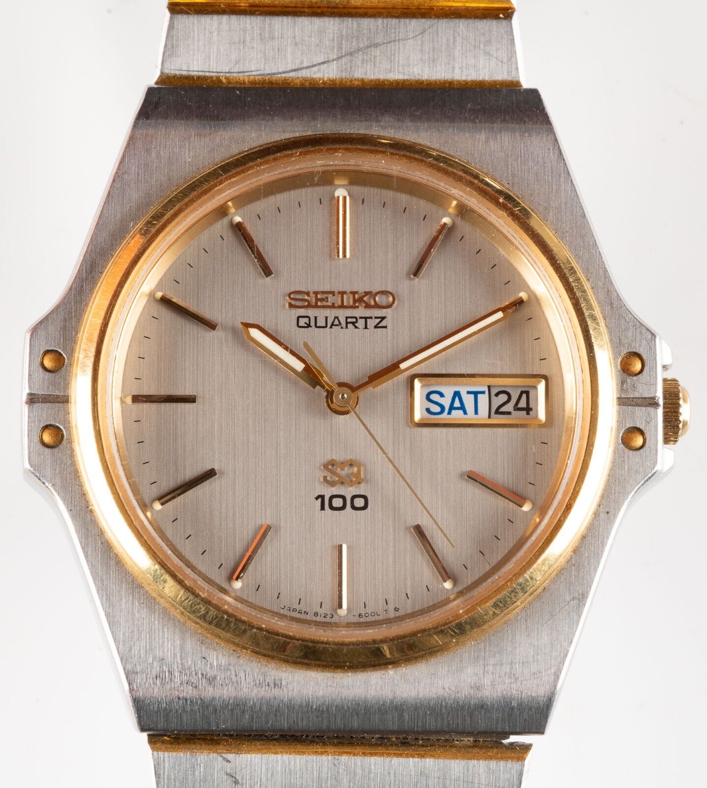 Vintage Seiko 8123-6009 Nautilus? Quartz Man's Watch New Battery