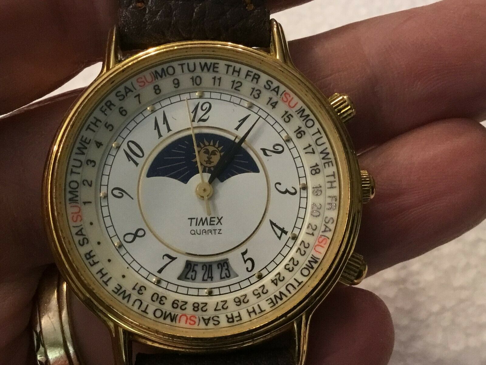 Vintage Timex Sun And Moon Dial Calender Watch 