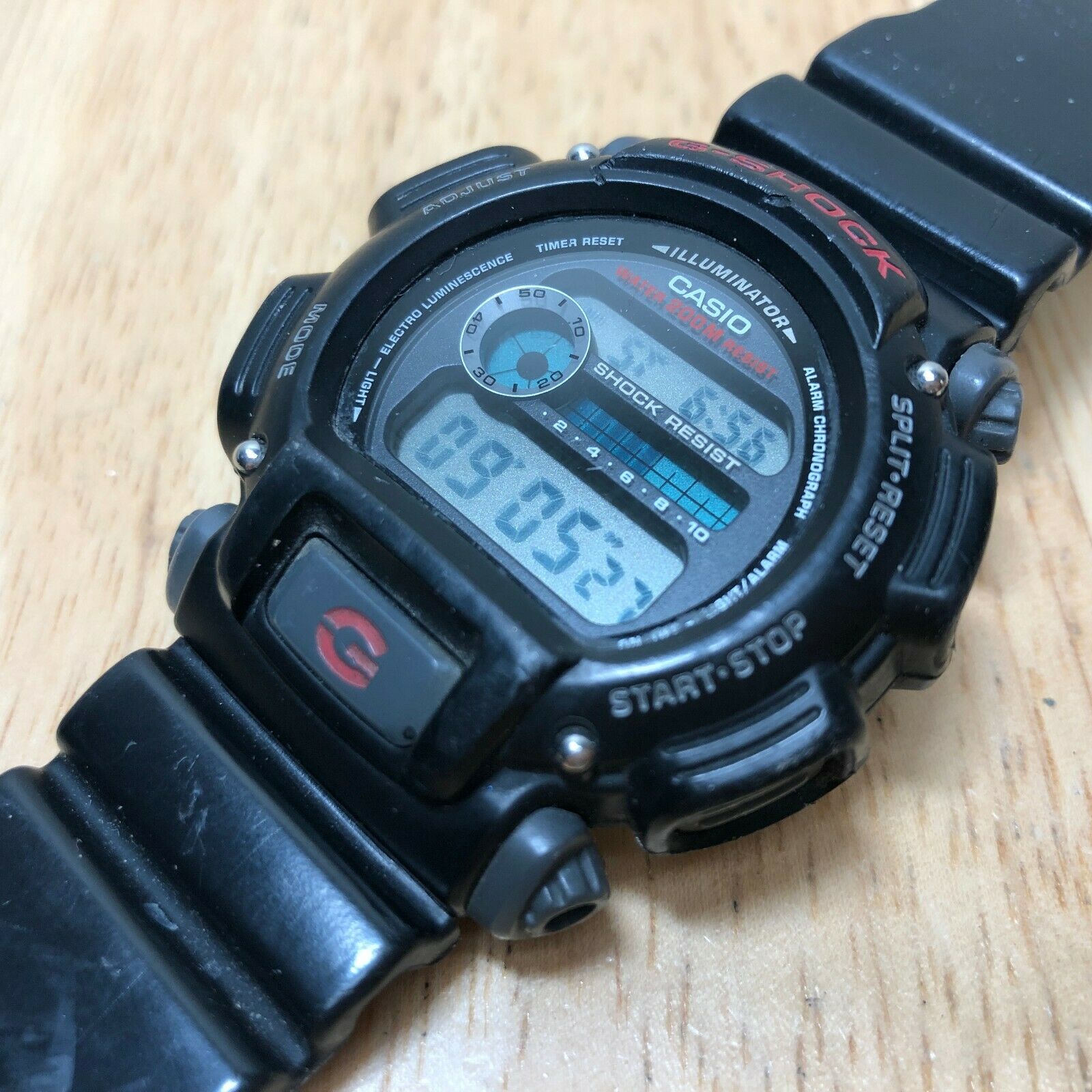 Vintage Casio DW-9052 Mod 3232 G-Shock Men 200m LCD Digital Watch