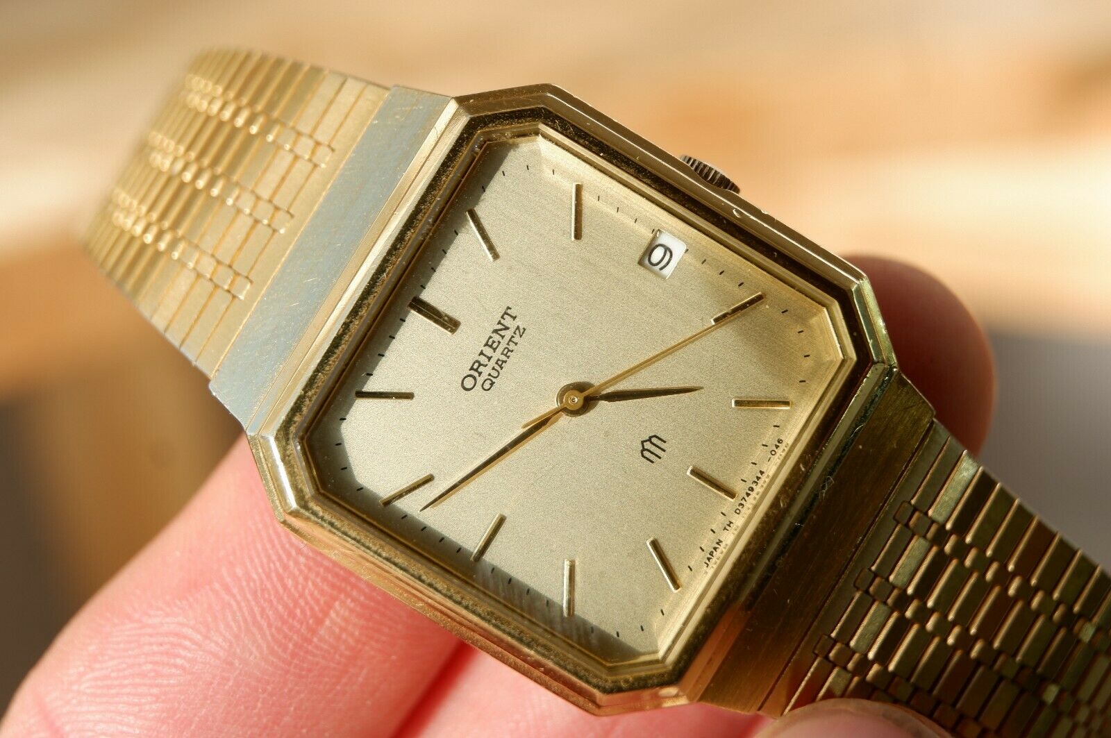 Vintage Retro Mens Orient Quartz KW D37934-40 CS Spares or repairs 