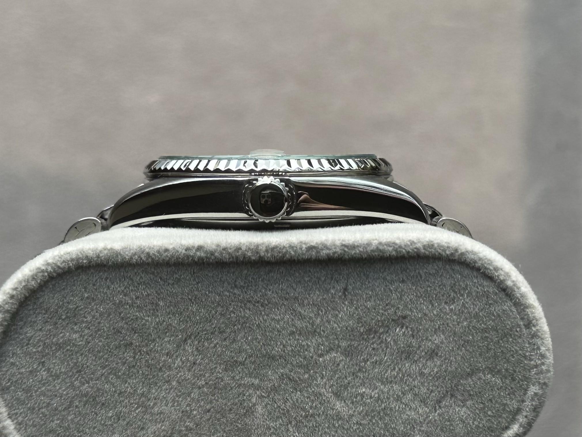 orient day date baton hands