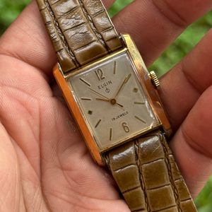 Vintage Bulova Womens Watch 18mm Red Dial Gold Tone 1976 Manual Wind 6.25\